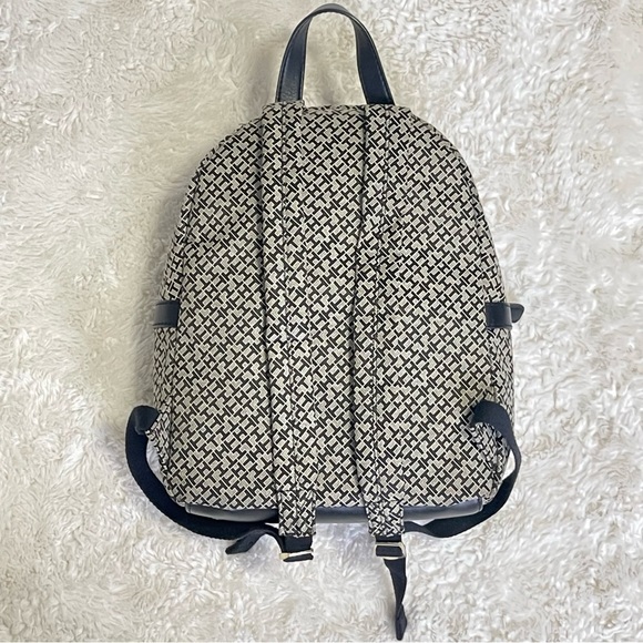 Tommy Hilfiger mini backpack ❤️ - Picture 2 of 5